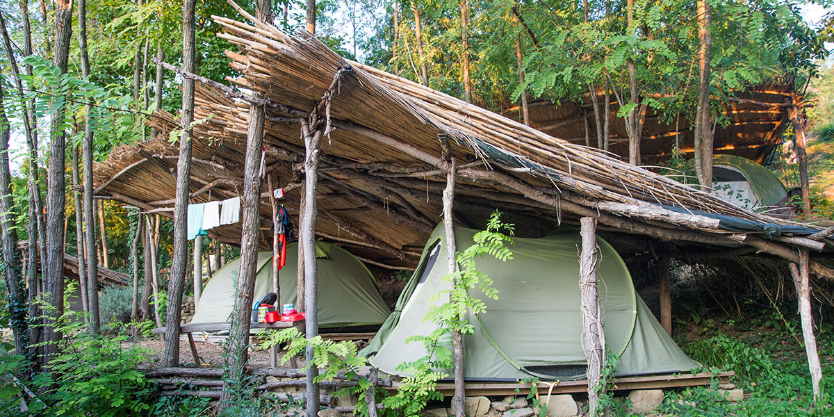 Kaki plac družinski kamp
