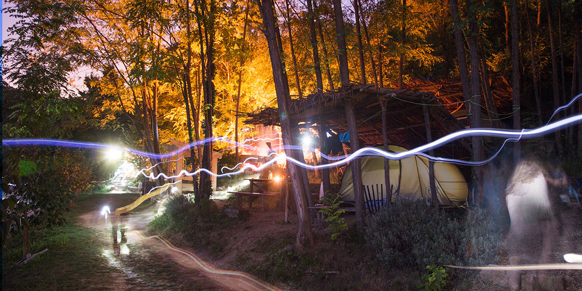 Kaki plac družinski kamp