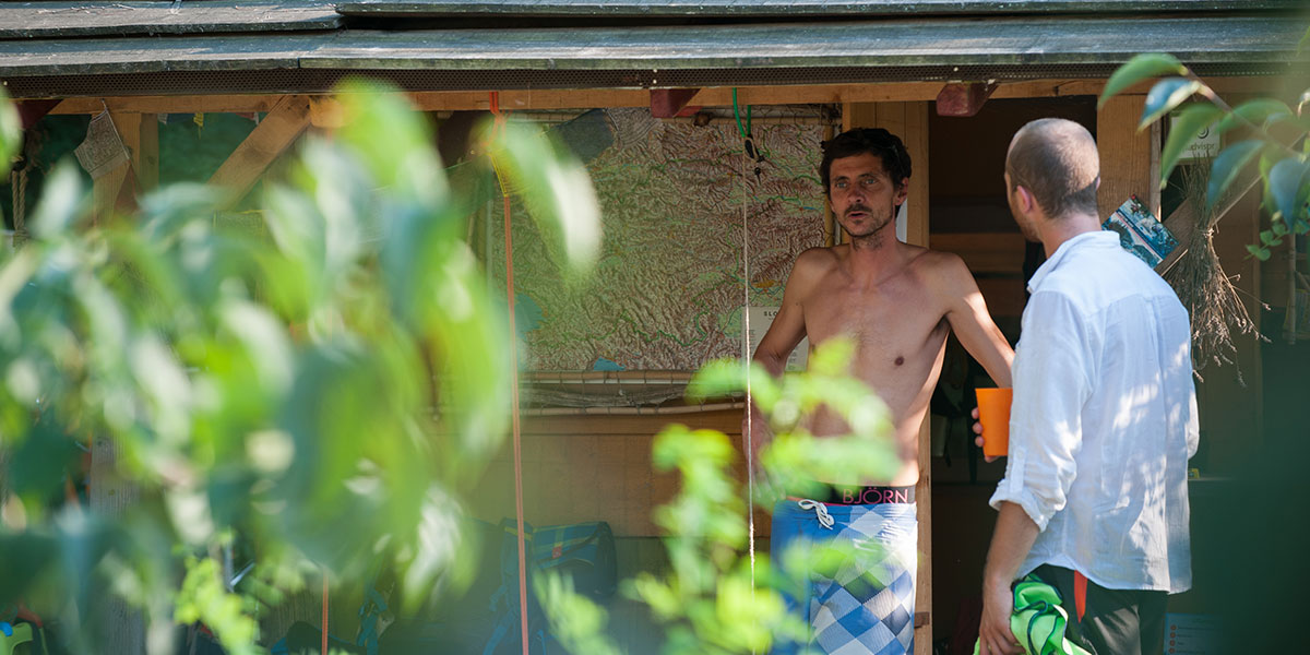 Kaki plac družinski kamp