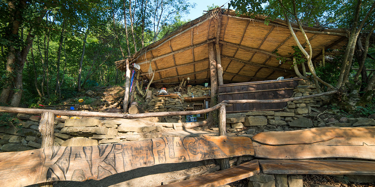 Kaki plac družinski kamp