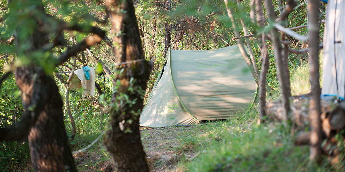 Kaki plac družinski kamp
