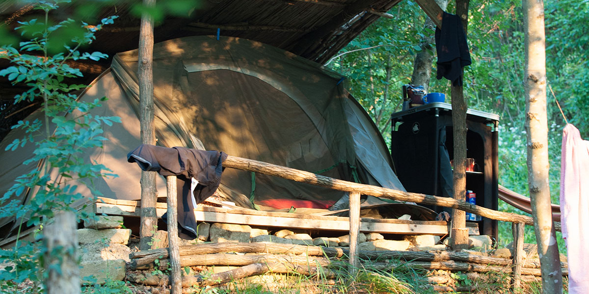 Kaki plac družinski kamp