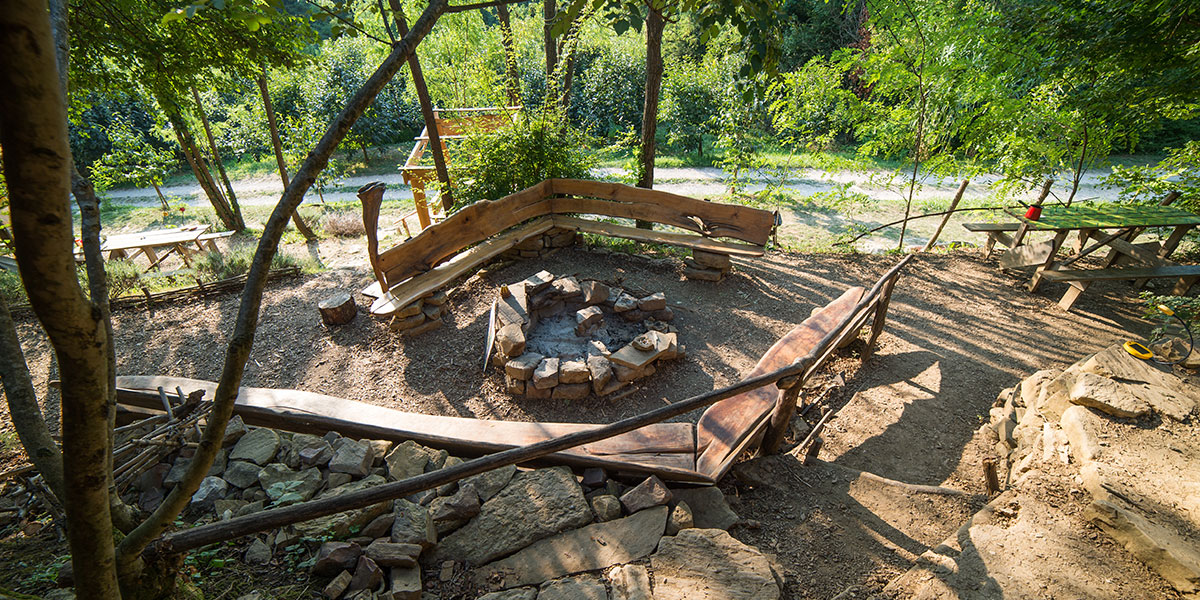 Kaki plac družinski kamp